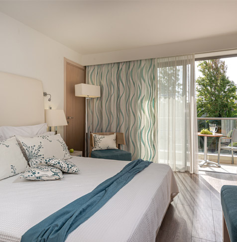 DELUXE POOL VIEW DOUBLE ROOM